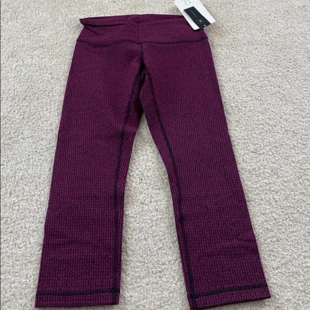 NWT Lululemon Wunder Under Crop III